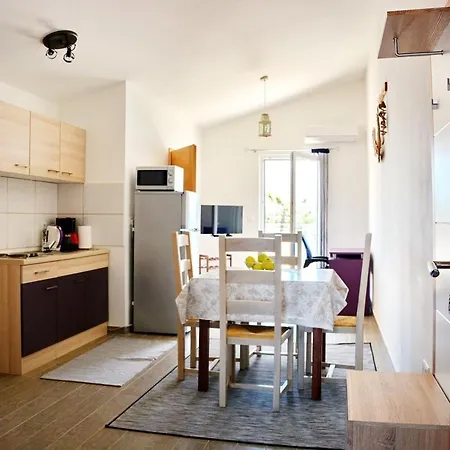 Charming In Mulo, Great Place In Dalmatia For Family Vacation